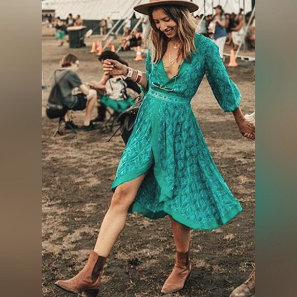 Spell & The Gypsy Jewel Soiree Emerald Dress Size Medium - Picture 1 of 14